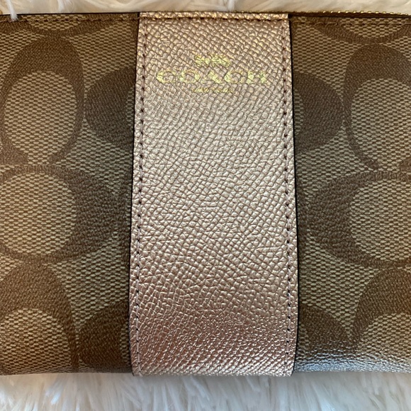 COACH Corner Zip Wristlet In Signature Canvas - Picture 7 of 7